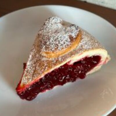 Пирог вишневый в ХВОСТ по цене 185 ₽