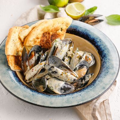 Мидии в соусе чкмерули в Пряности & Радости на Васильевском по цене 990