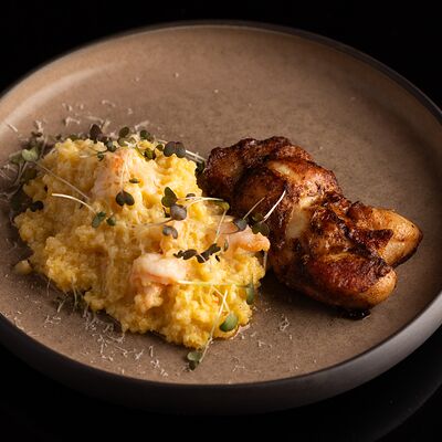 Пшено с креветками и куриным бедром на гриле в Первый по цене 980 ₽