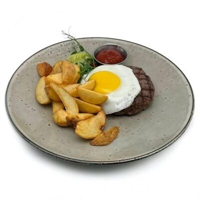 Бифштекс с яйцом в Garage по цене 760 ₽