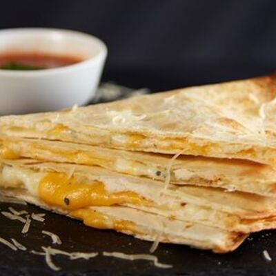 Кесадилья с сыром в 30 см по цене 469 ₽