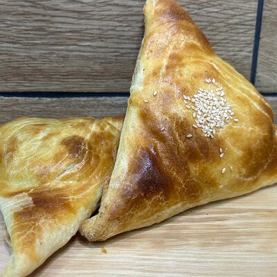 Самса с курицей в Суши-бар Сакура по цене 160 ₽