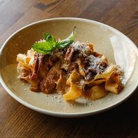 Паппарделле Арраббиата в Pasta Salsa Osteria