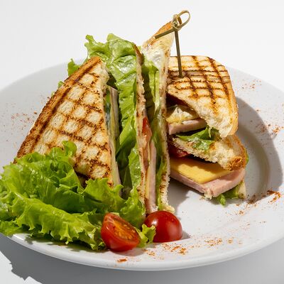 Клаб-сэндвич в Cyber Octagon по цене 460 ₽