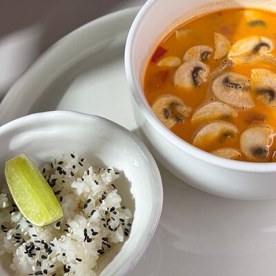 Том ям с цыплёнком и шампиньонамив Гастробар DOM по цене 360 ₽