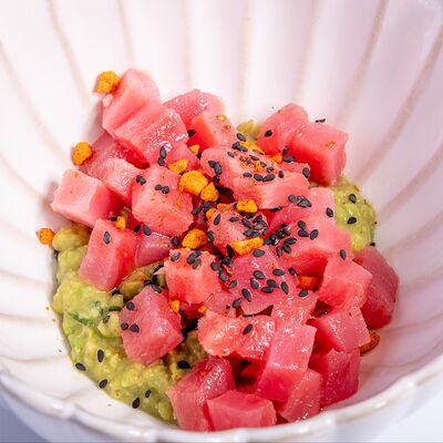 Тартар из тунца в Lilian's cafe по цене 740 ₽