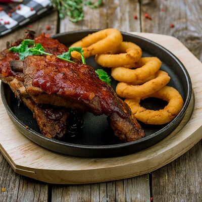 Ребра свиные в яблочном BBQ в Billy McDaniel по цене 850 ₽