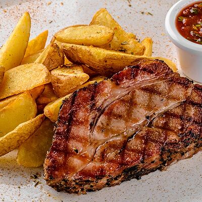 Свинина-смокер с картофельными дольками в Чили пицца по цене 860 ₽