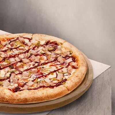 Цыпленок Барбекю 25 см в EDOO Rolls & Pizza по цене 655 ₽