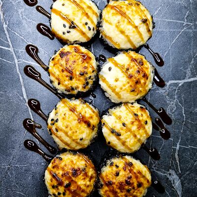 Запеченный ролл Унаги яки в Sushitop по цене 715 ₽