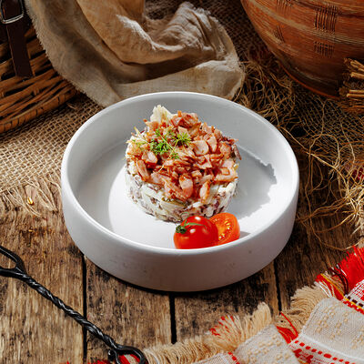 Салат Гармиш в Плюшка по цене 650 ₽