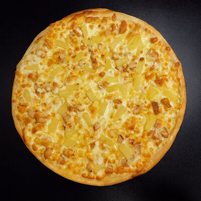 Пицца Гавайская (с курицей и ананасами(30см)) в Съедим всё по цене 900 ₽