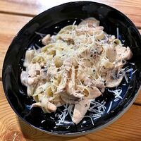 Феттуччине с курицей в Собрание
