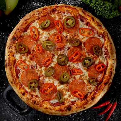 Пицца Острая Пеперони 30 см в Hot Pizza по цене 850 ₽