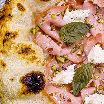 Мортаделла с фисташками в Пико пицца по цене 1070 ₽