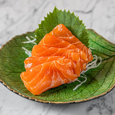 Сашими Лосось в Dragon по цене 1150 ₽