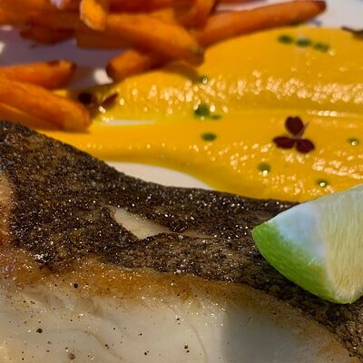 Филе палтуса с фри из бататав Улитка по цене 1195 ₽