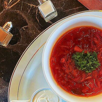 Борщ с говядинойв Piazza Stellare по цене 310 ₽