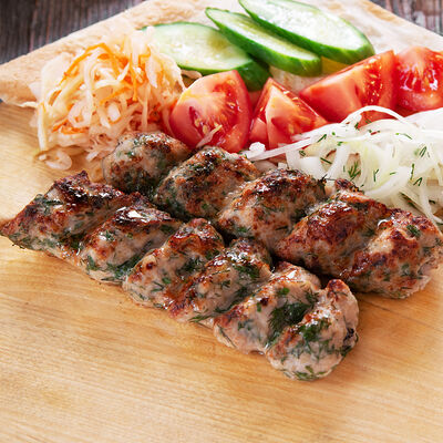 Люля-кебаб из курицы с зеленью в Хинкальная Сациви по цене 715 ₽