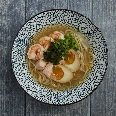 Рамен с морепродуктами Сио в Is Ku Sushi Ramen Bar по цене 900 ₽