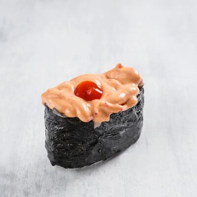 Острый гункан с окунем в Yummy yummy по цене 85 ₽