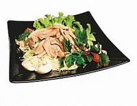 Цезарь с куриной грудкой в Токио