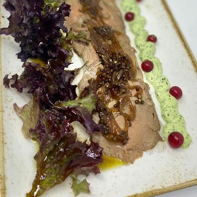 Ростбиф под кориандром в La-La Land по цене 850 ₽