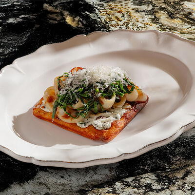 Картофельная вафля с кальмаром унаги в Cristal по цене 750 ₽