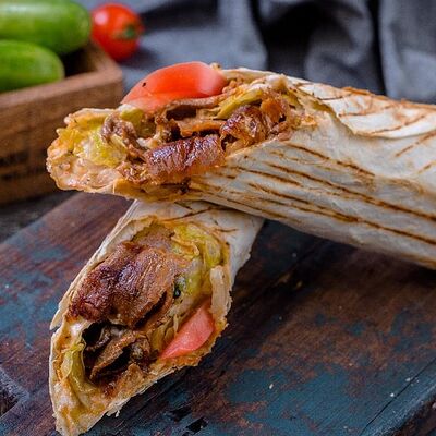 Мегашаурма Микс с курицей, телятиной и ягненком в лаваше в Сахара по цене 1495 ₽