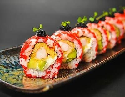 Калифорния с креветкой темпура в Papaya по цене 708 ₽