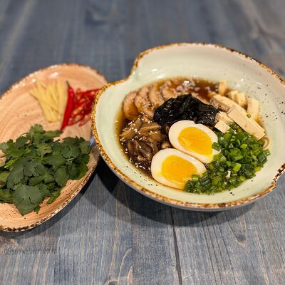 Рамен сырный в Три печи по цене 1085 ₽