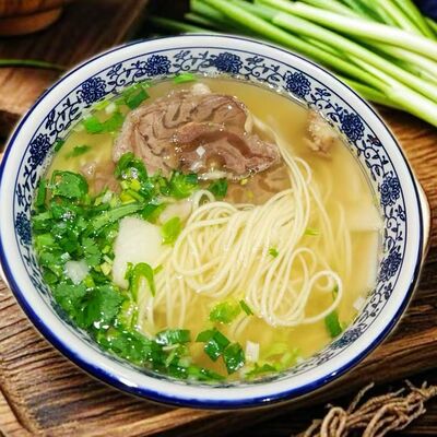 С1 Рамён с пшеничной лапшой и говядиной (неострый) в Ван шифу по цене 588 ₽