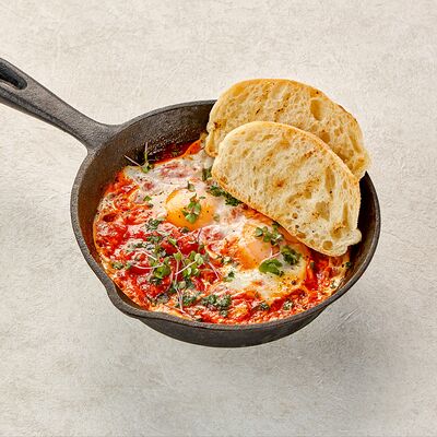 Шакшука в Пармезан по цене 595 ₽