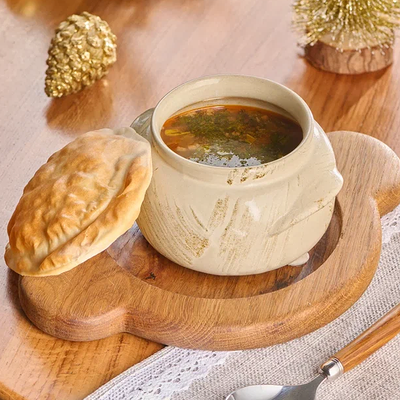 Щи с квашеной капустой и томленой говядиной в Гопак по цене 700 ₽