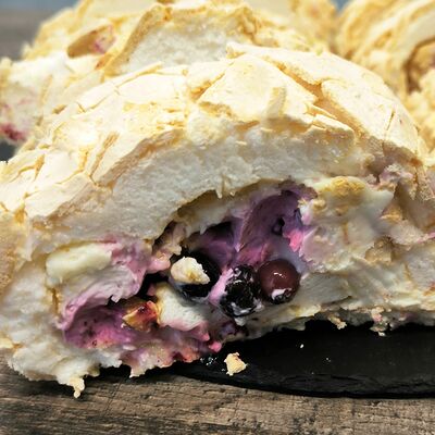 Меренговый рулет в BREADFOX по цене 240 ₽