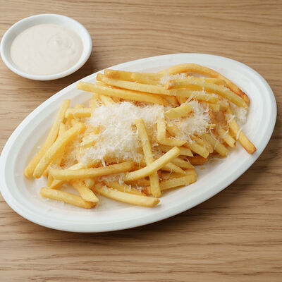 Картофель фри с трюфельным соусом и пармезаном в Salt по цене 390 ₽