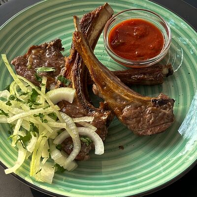 Шашлык из бараньей корейкив Мадо - Душа Грузии по цене 1999 ₽