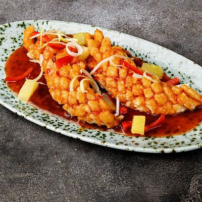 Судак в соусе в Sushi & More по цене 480 ₽