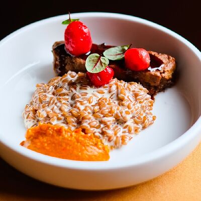 Террин из ягнёнка со сливочной полбой и кабачковой икрой в The Odi по цене 36 р.