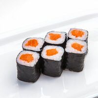 Ролл с лососем в Sushi рыбу