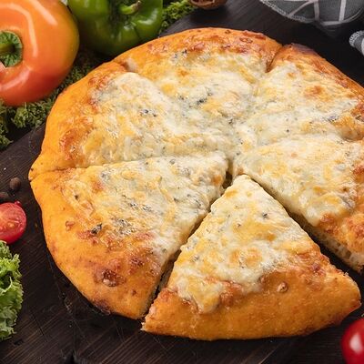 Пицца Четыре сыра в Шашлык юга Краснодар по цене 510 ₽