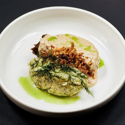 Говяжьи щеки с картофелем и сливочно-горчичным соусом в Nuahule по цене 34 р.