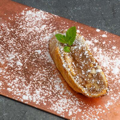 Штрудель яблочно-грушевый в Jager restopub по цене 590 ₽