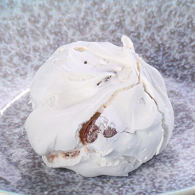 Безе с фундуком в Панчо фактори по цене 70 ₽