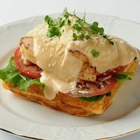 Картофельная вафля с индейкой в Blanche