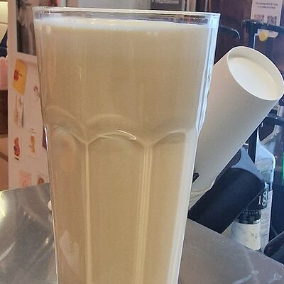 Капучино Сникерс L в Капибара кофейня по цене 628 ₽