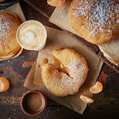 Тбилисский пончик с заварным кремом в Казбек по цене 350 ₽