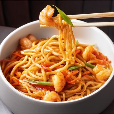 Вок лапша с тигровыми креветками в BEERMAN&Schlitz по цене 690 ₽