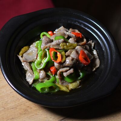 Жареная говядина с маринованным перцем в Go-Boo по цене 699 ₽