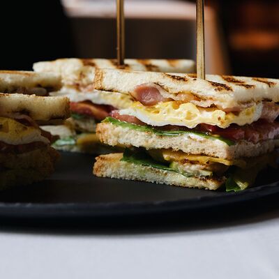 Клаб-сэндвич в Пепе Неро по цене 1300 ₽